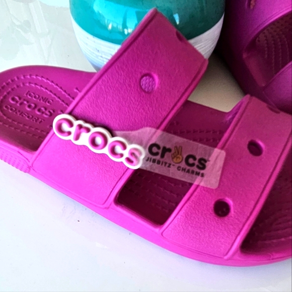 💕 NWT- CROCS Two-Strap Classic Sandal - Women's Size 4 - Picture 3 of 8